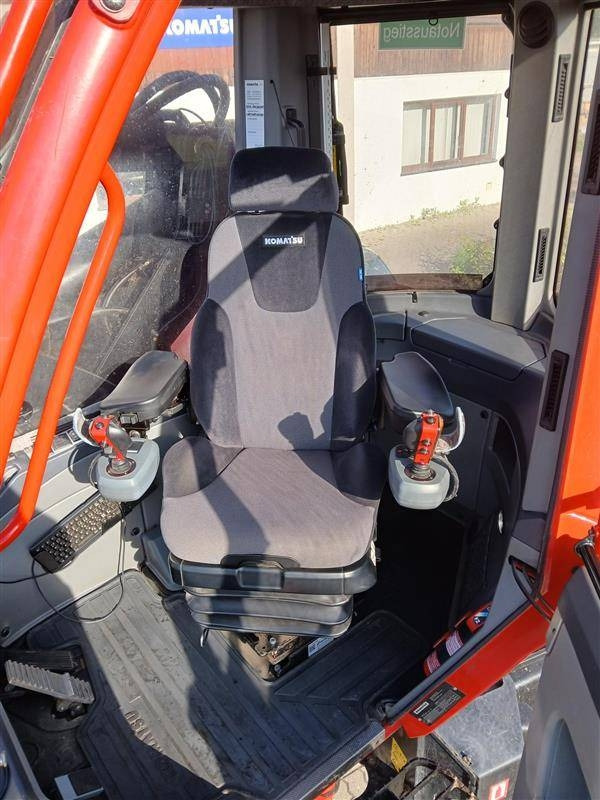 Fakitermelő gép Komatsu 931 XC: 12 kép.