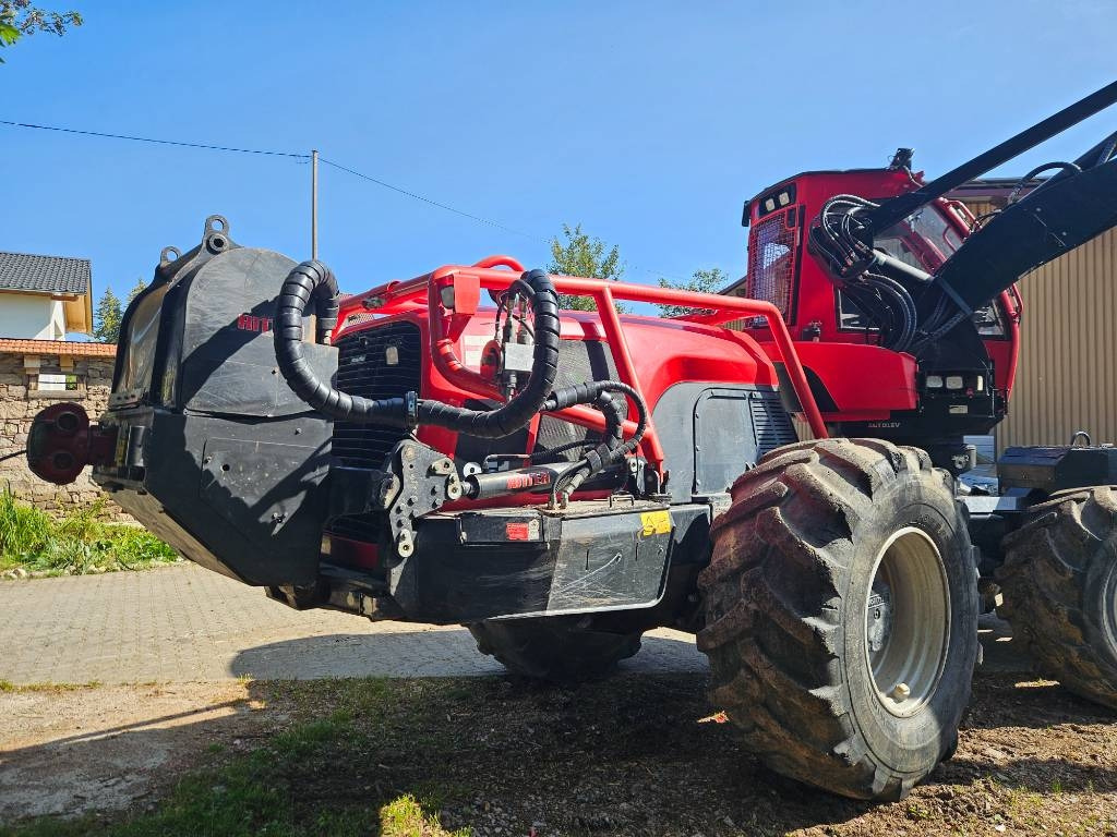 Komatsu 951 - Fakitermelő gép: 3 kép. Komatsu 951 - Fakitermelő gép: 3 kép.