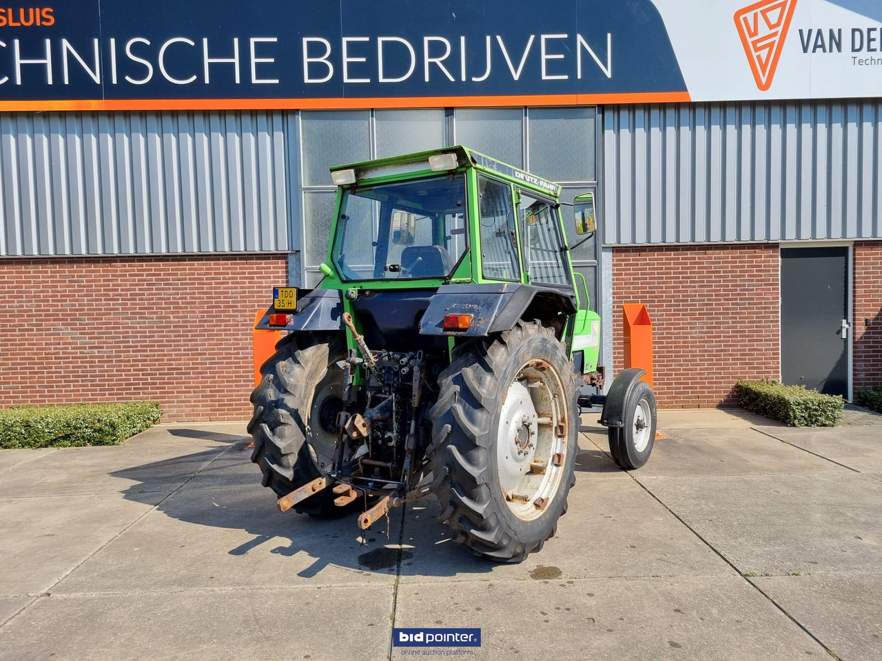 Deutz-Fahr 7207C - Traktor: 5 kép. Deutz-Fahr 7207C - Traktor: 5 kép.