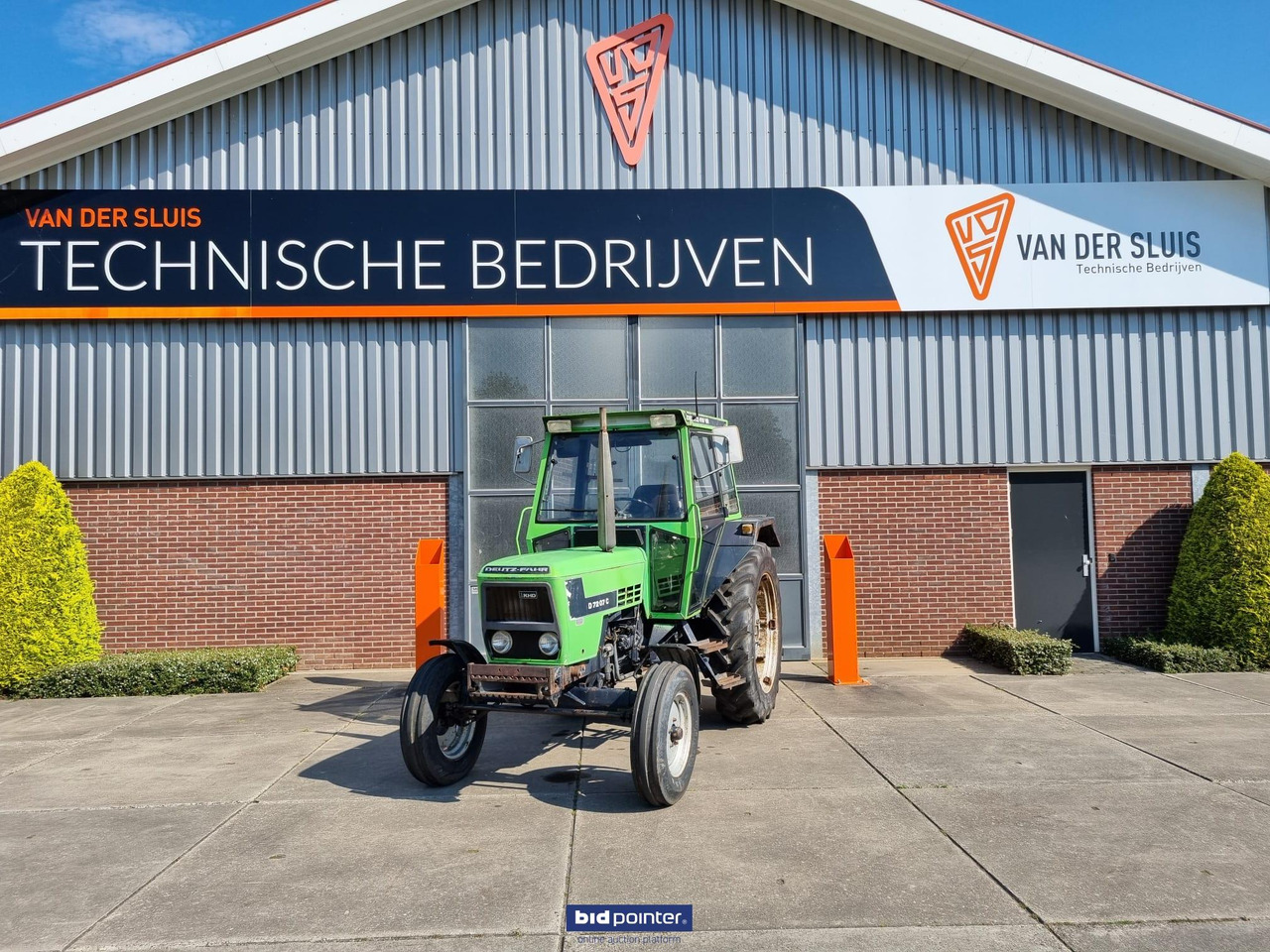 Deutz-Fahr 7207C - Traktor: 3 kép. Deutz-Fahr 7207C - Traktor: 3 kép.