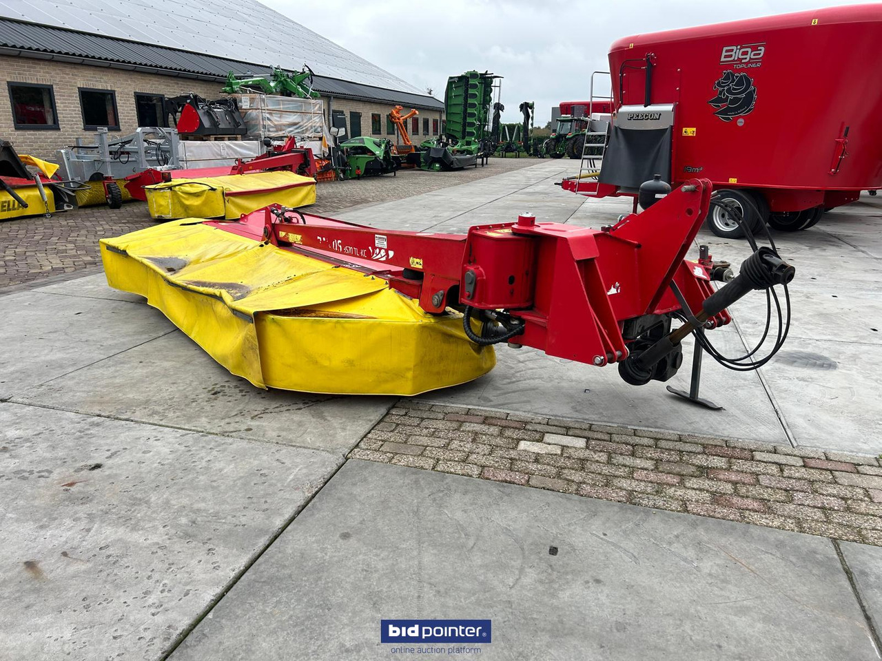 Fella RAMOS 3570 - Fűkasza: 3 kép. Fella RAMOS 3570 - Fűkasza: 3 kép.