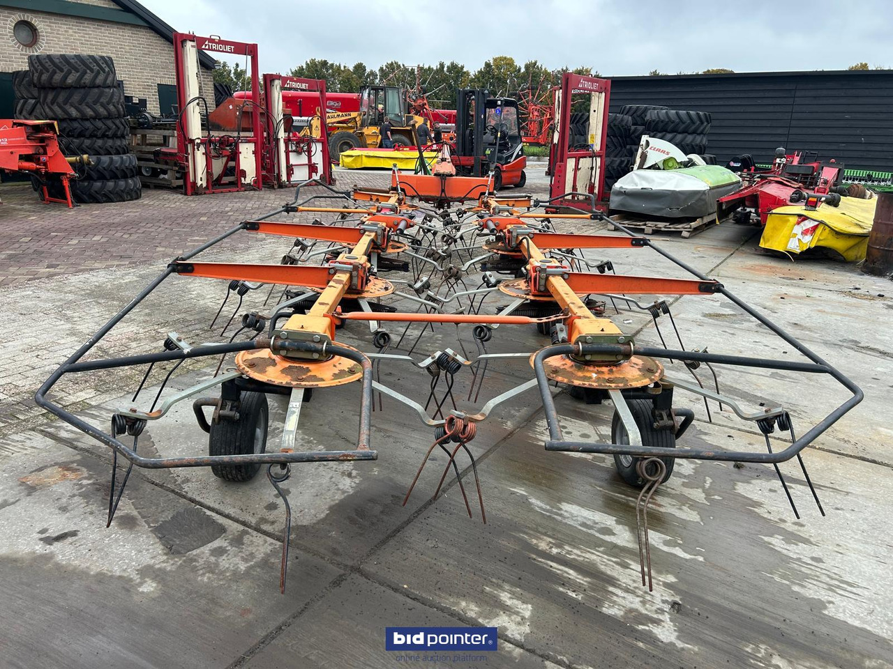 Fella TH1300 Hydro - Szénaforgató: 5 kép. Fella TH1300 Hydro - Szénaforgató: 5 kép.