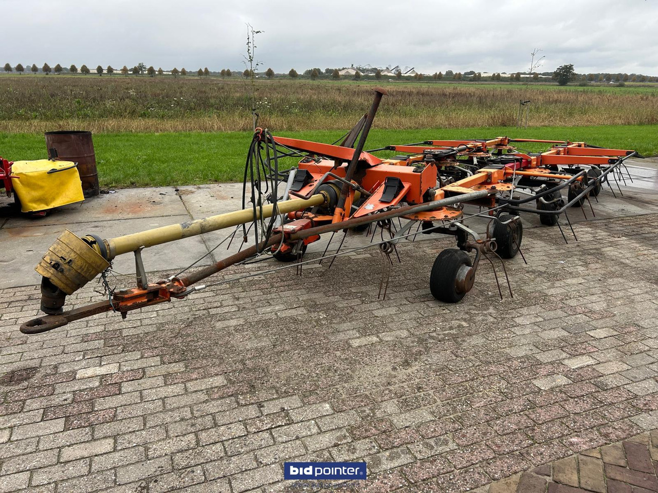 Fella TH1300 Hydro - Szénaforgató: 2 kép. Fella TH1300 Hydro - Szénaforgató: 2 kép.