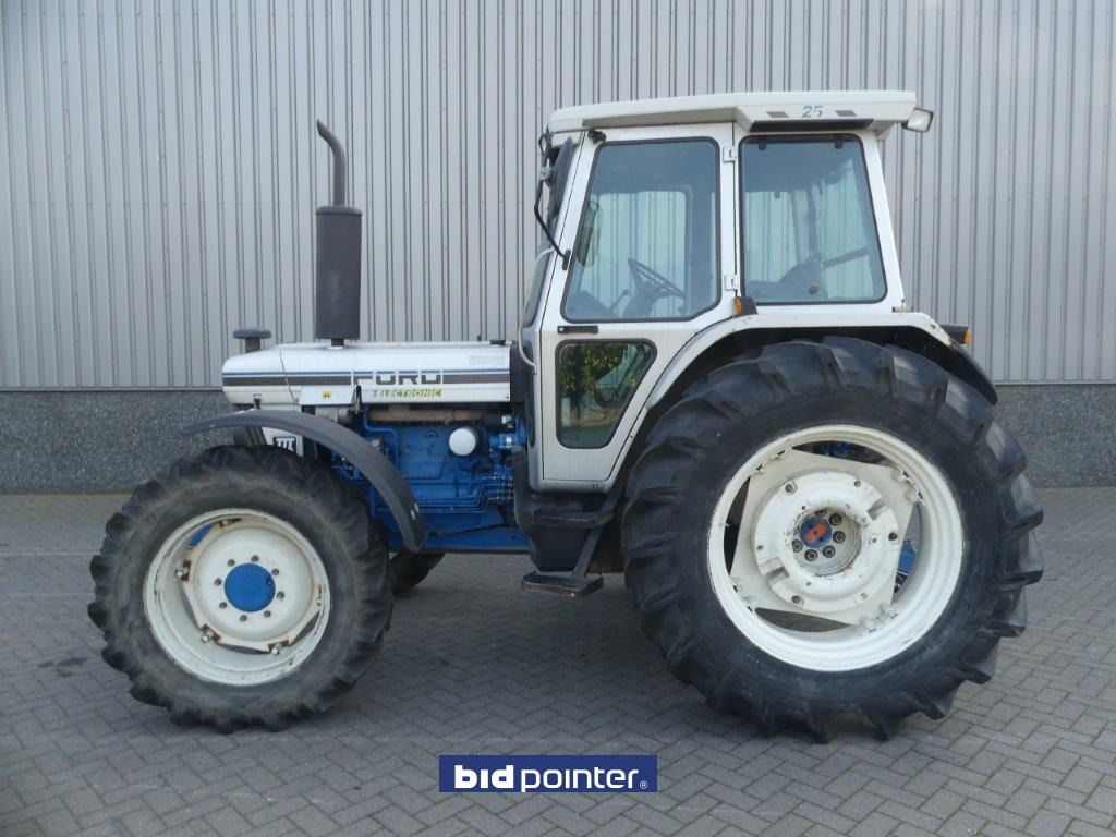 Ford 7810 Silver Jubilee - Traktor: 2 kép. Ford 7810 Silver Jubilee - Traktor: 2 kép.