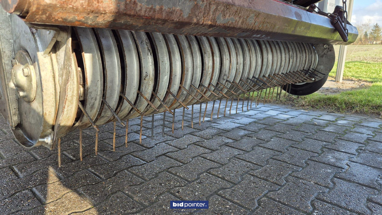 Rendfelszedő Lely Tigo 70 R Combi: 14 kép. Rendfelszedő Lely Tigo 70 R Combi: 14 kép.