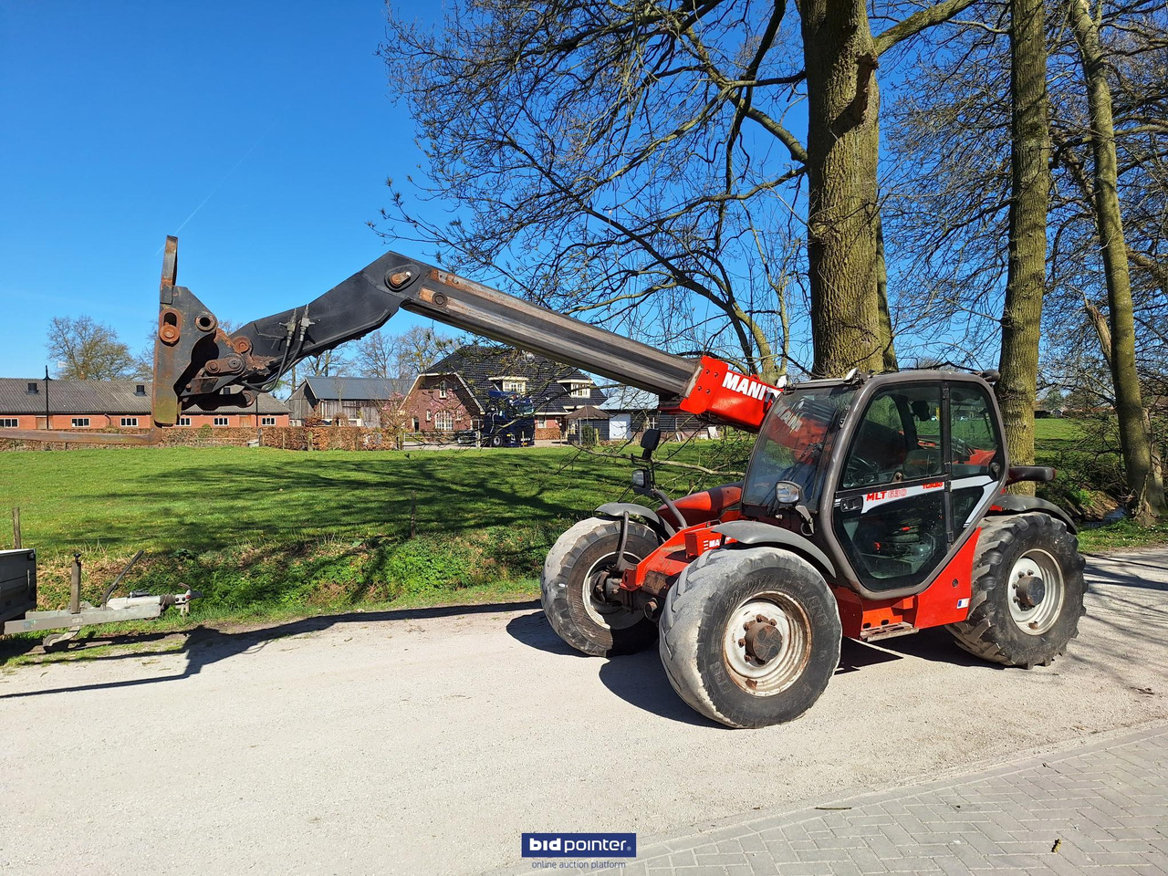 Manitou MLT 630 - Teleszkópos rakodó: 2 kép. Manitou MLT 630 - Teleszkópos rakodó: 2 kép.
