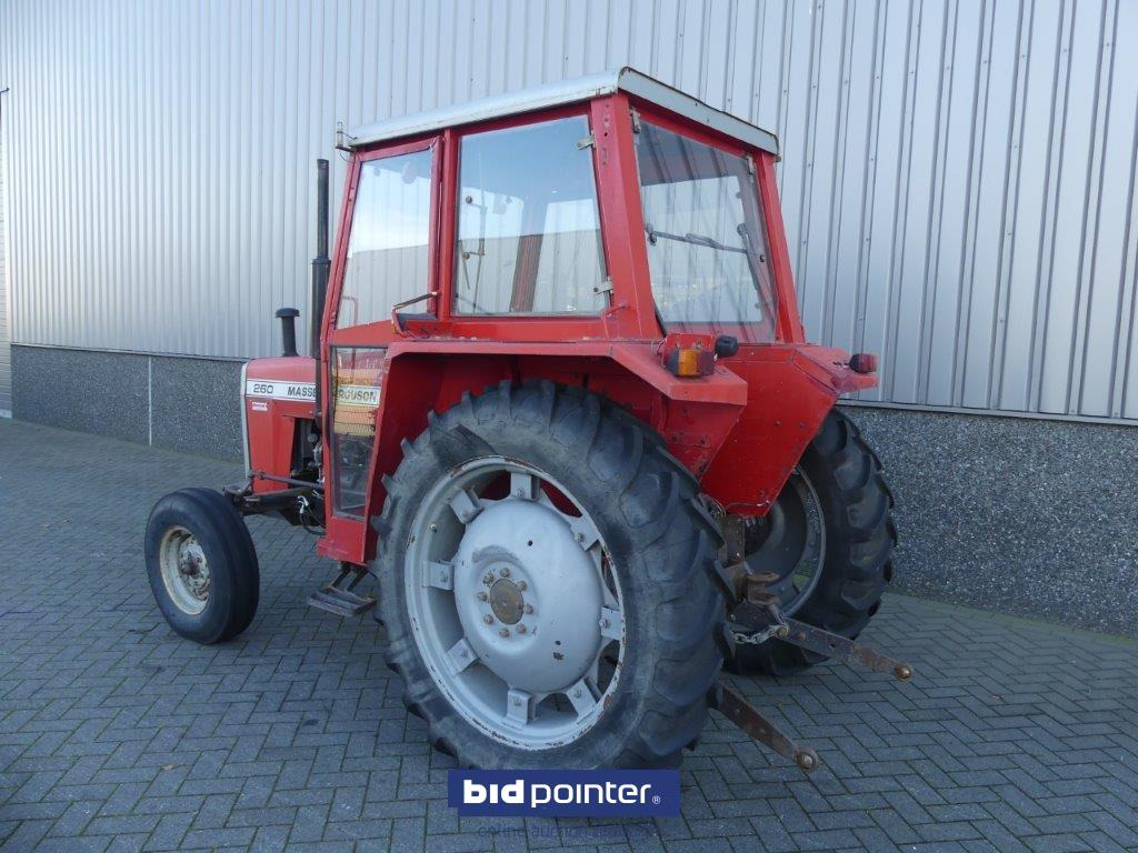 Massey Ferguson 260 with 4226 Hours and powersteering - Traktor: 4 kép. Massey Ferguson 260 with 4226 Hours and powersteering - Traktor: 4 kép.