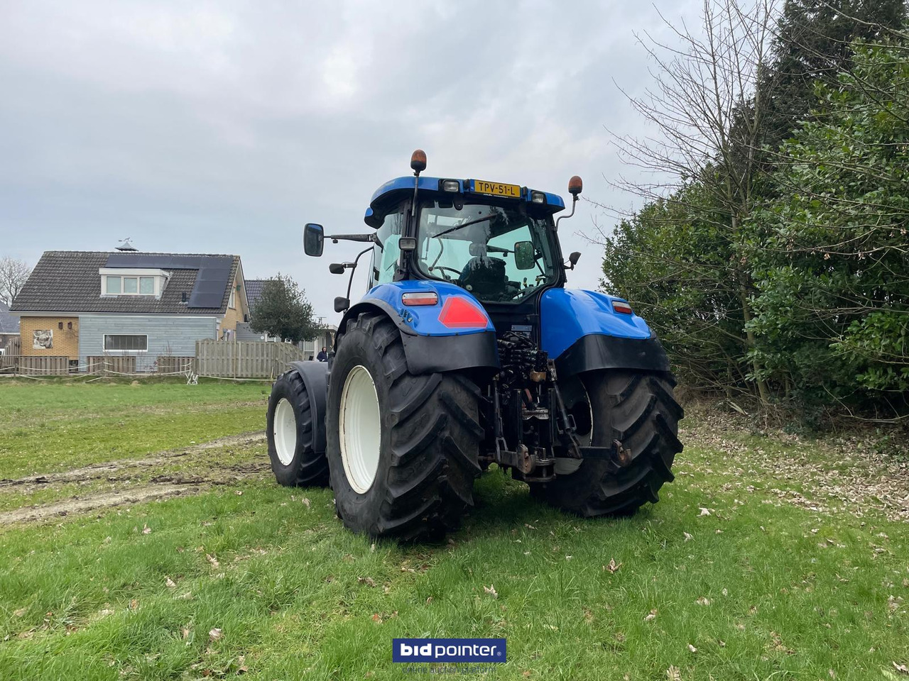 New Holland 6070 - Traktor: 5 kép. New Holland 6070 - Traktor: 5 kép.