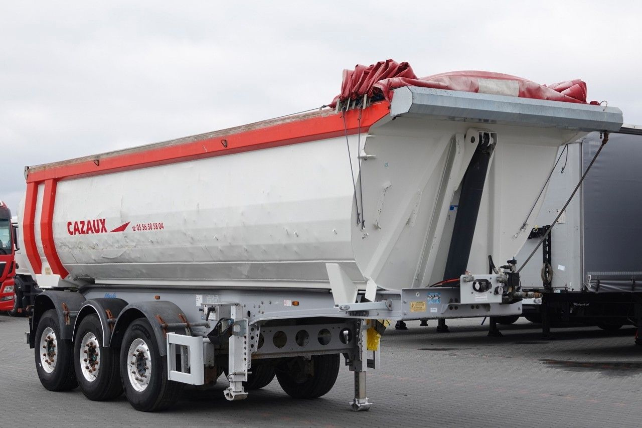 Benalu MENCI WYWROTKA /28 m3 / ALUMINIOWA / OŚ PODNOSZO - Félpótkocsi billenőplatós: 1 kép. Benalu MENCI WYWROTKA /28 m3 / ALUMINIOWA / OŚ PODNOSZO - Félpótkocsi billenőplatós: 1 kép.