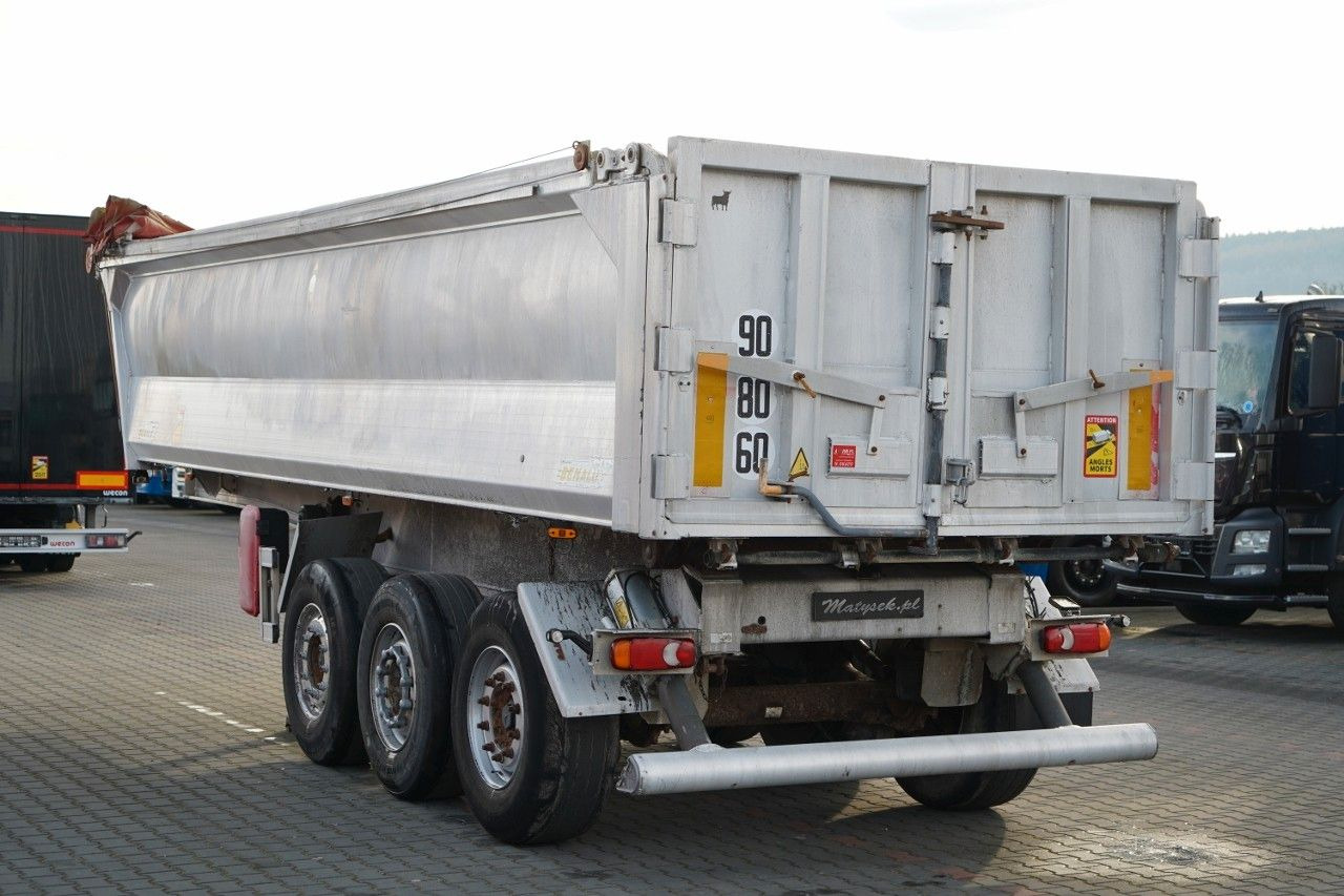 Benalu WYWROTKA / 23 m3 / ALUMINIOWA / OŚ PODNOSZONA / - Félpótkocsi billenőplatós: 4 kép. Benalu WYWROTKA / 23 m3 / ALUMINIOWA / OŚ PODNOSZONA / - Félpótkocsi billenőplatós: 4 kép.
