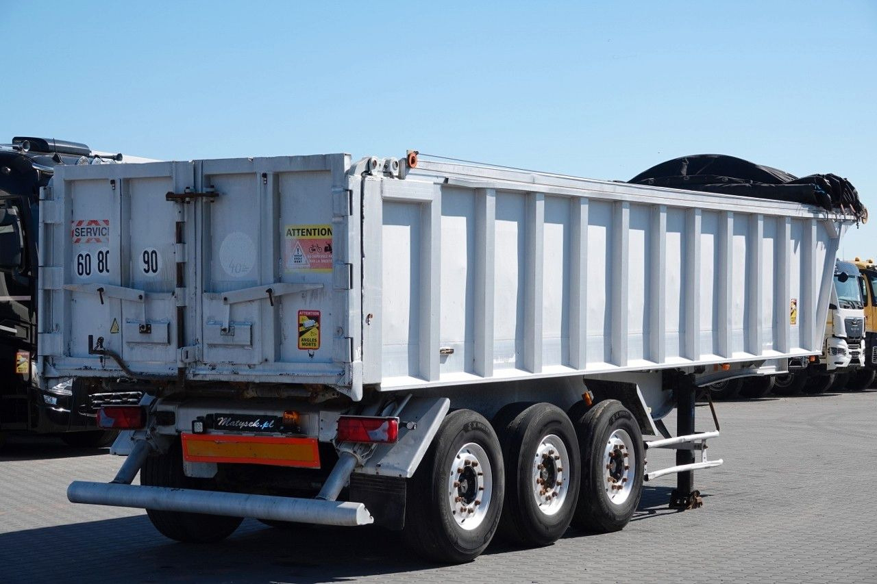 Benalu WYWROTKA / 25 m3 / ALUMINIOWA / OŚ PODNOSZONA / - Félpótkocsi billenőplatós: 3 kép. Benalu WYWROTKA / 25 m3 / ALUMINIOWA / OŚ PODNOSZONA / - Félpótkocsi billenőplatós: 3 kép.