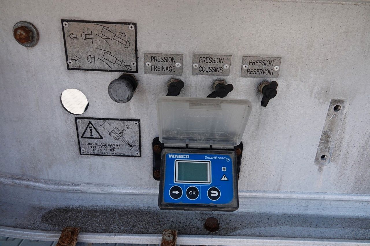 Félpótkocsi billenőplatós Benalu WYWROTKA 27 m3 / ALUMINIOWA / HYDRAULICZNA KLAPA: 15 kép.