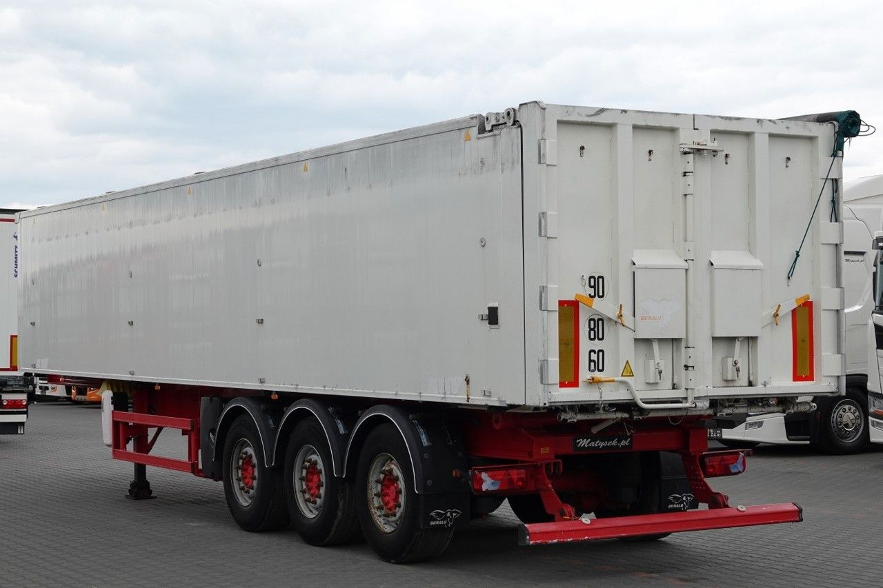 Benalu WYWROTKA 49 m3 / ALUMINIOWA MULDA / KLAPO -DRZWI - Félpótkocsi billenőplatós: 5 kép. Benalu WYWROTKA 49 m3 / ALUMINIOWA MULDA / KLAPO -DRZWI - Félpótkocsi billenőplatós: 5 kép.
