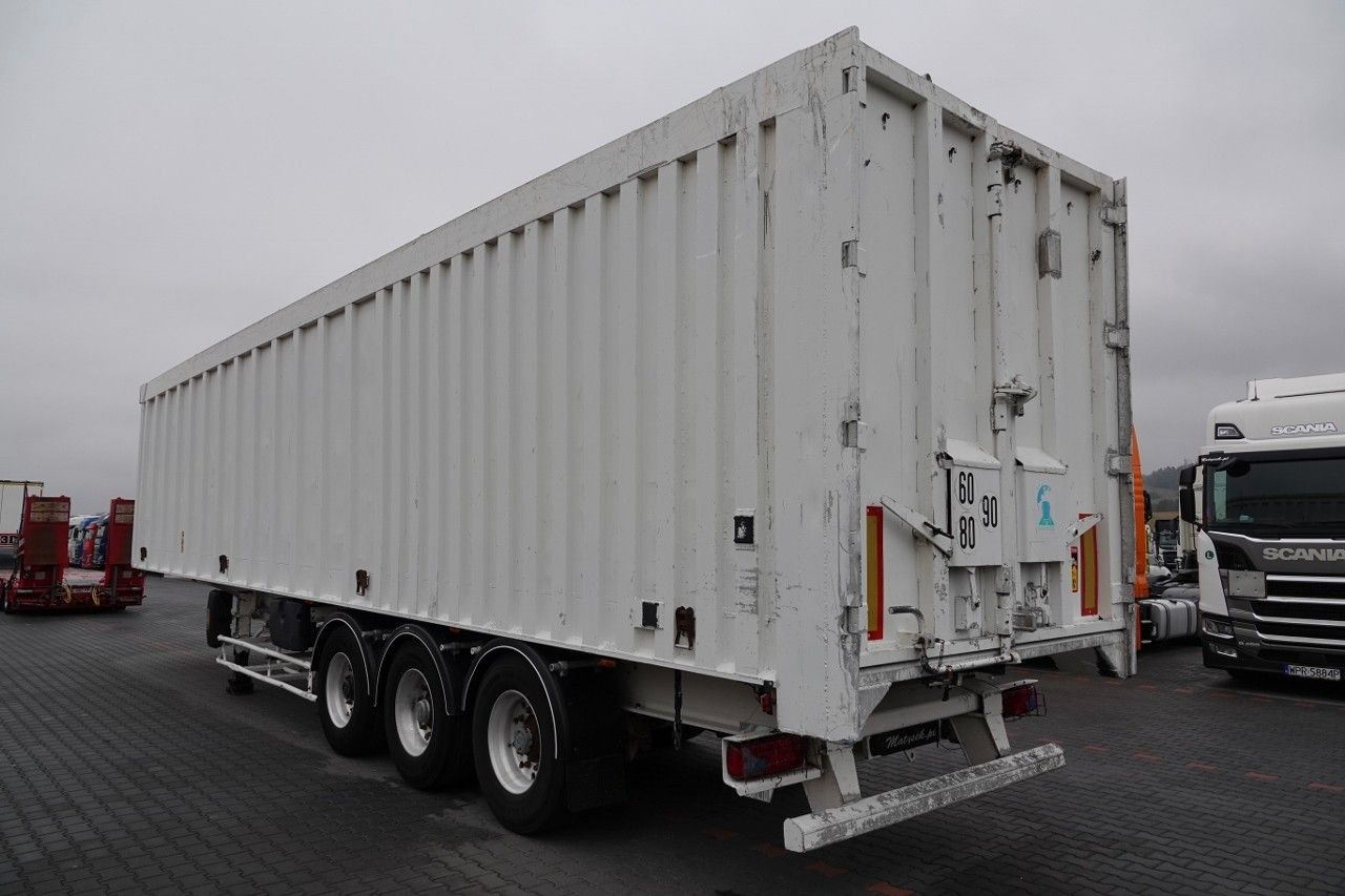 Benalu WYWROTKA ALUMINIOWA / 80 m3 - Félpótkocsi billenőplatós: 3 kép. Benalu WYWROTKA ALUMINIOWA / 80 m3 - Félpótkocsi billenőplatós: 3 kép.