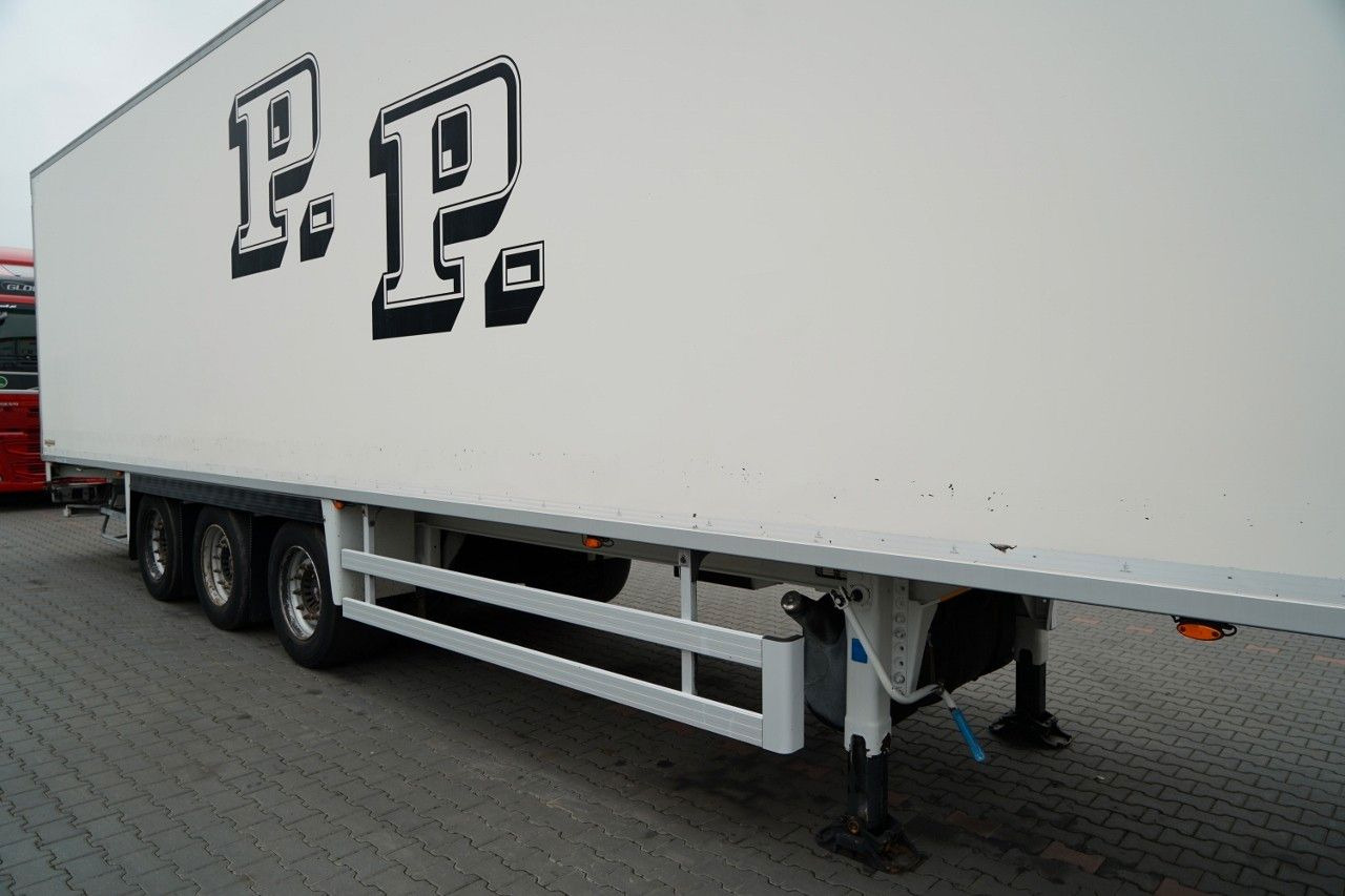 Chereau CHŁODNIA / CARRIER VECTOR 1950MT / DOPPELSTOCK - Félpótkocsi hűtős: 5 kép. Chereau CHŁODNIA / CARRIER VECTOR 1950MT / DOPPELSTOCK - Félpótkocsi hűtős: 5 kép.