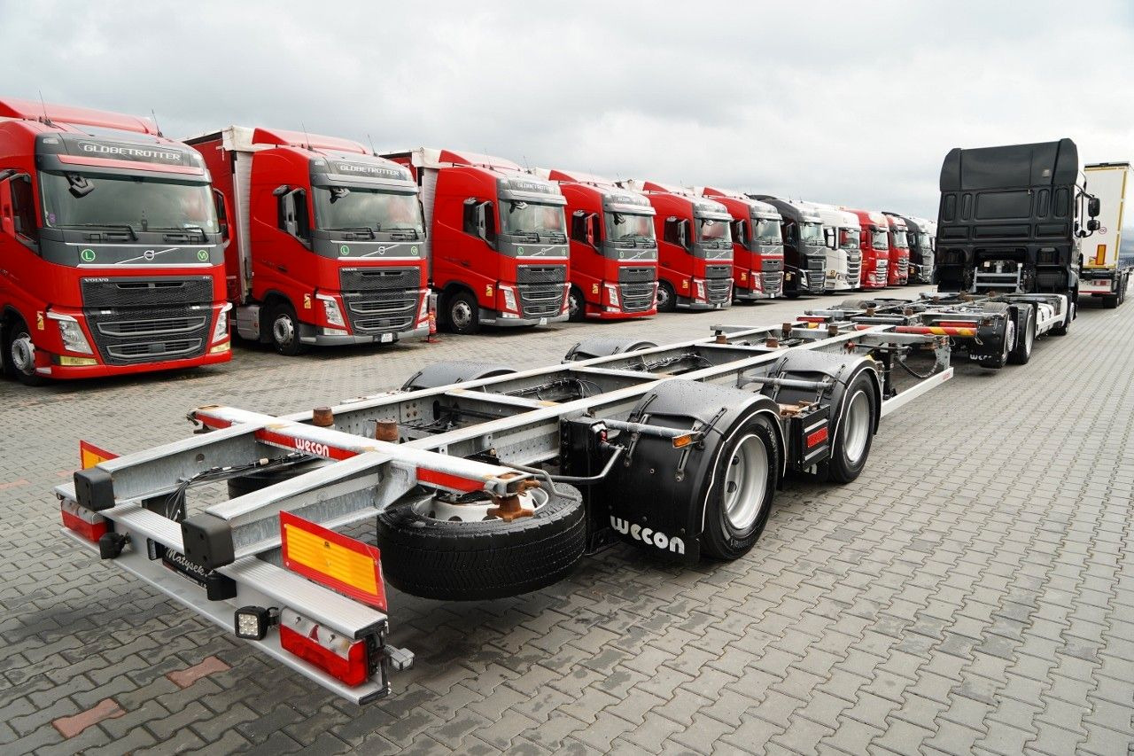 DAF XF 480 / BDF / 6X2 / ZESTAW TANDEM / SSC / I-PA - Cserefelépítményes teherautó: 4 kép. DAF XF 480 / BDF / 6X2 / ZESTAW TANDEM / SSC / I-PA - Cserefelépítményes teherautó: 4 kép.