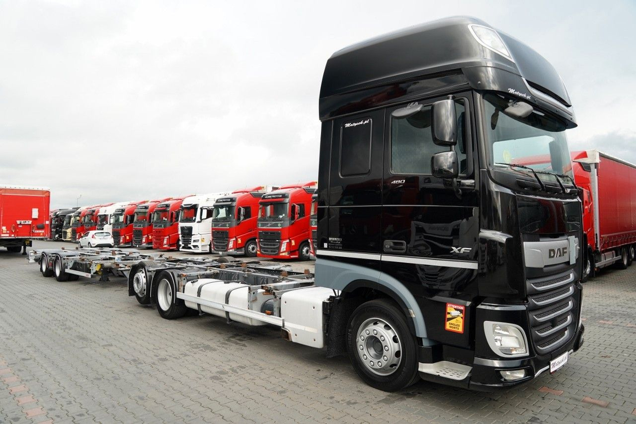 DAF XF 480 / BDF / 6X2 / ZESTAW TANDEM / SSC / I-PA - Cserefelépítményes teherautó: 5 kép. DAF XF 480 / BDF / 6X2 / ZESTAW TANDEM / SSC / I-PA - Cserefelépítményes teherautó: 5 kép.
