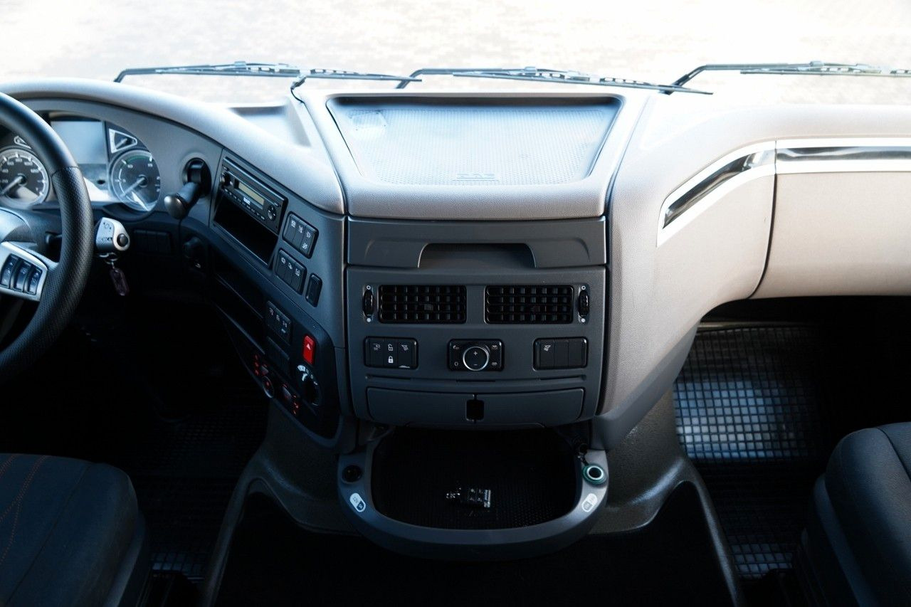 Cserefelépítményes teherautó DAF XF 480 / BDF / 6X2 / ZESTAW TANDEM / SSC / I-PAR: 29 kép. Cserefelépítményes teherautó DAF XF 480 / BDF / 6X2 / ZESTAW TANDEM / SSC / I-PAR: 29 kép.