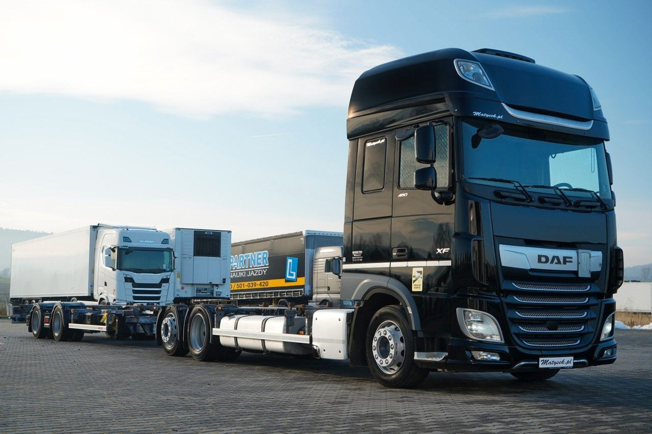 DAF XF 480 / BDF / 6X2 / ZESTAW TANDEM / SSC / I-PAR - Cserefelépítményes teherautó: 4 kép. DAF XF 480 / BDF / 6X2 / ZESTAW TANDEM / SSC / I-PAR - Cserefelépítményes teherautó: 4 kép.