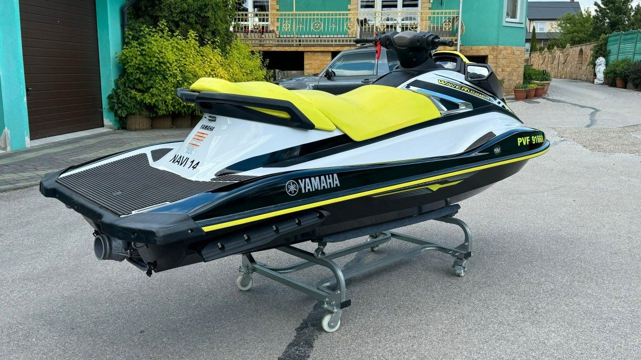 Yamaha WAVERUNNER VX-C / WATERSCRAPER / 220 HOURS / 201 - Egyéb gépek: 3 kép. Yamaha WAVERUNNER VX-C / WATERSCRAPER / 220 HOURS / 201 - Egyéb gépek: 3 kép.