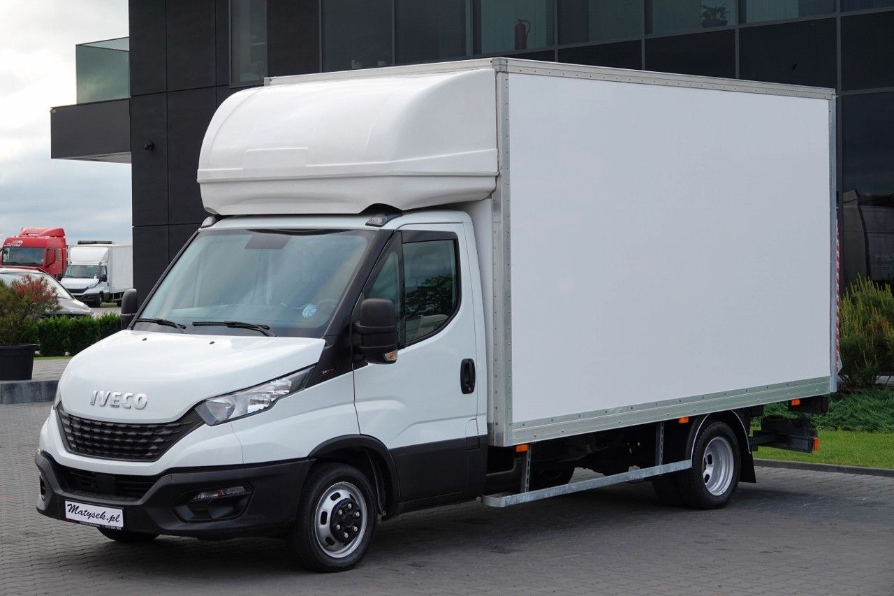 Iveco DAILY 3,0 D / KONTENER / 2021 / BLIŹNIAK / WINDA - Hűtős kisteherautó: 3 kép. Iveco DAILY 3,0 D / KONTENER / 2021 / BLIŹNIAK / WINDA - Hűtős kisteherautó: 3 kép.