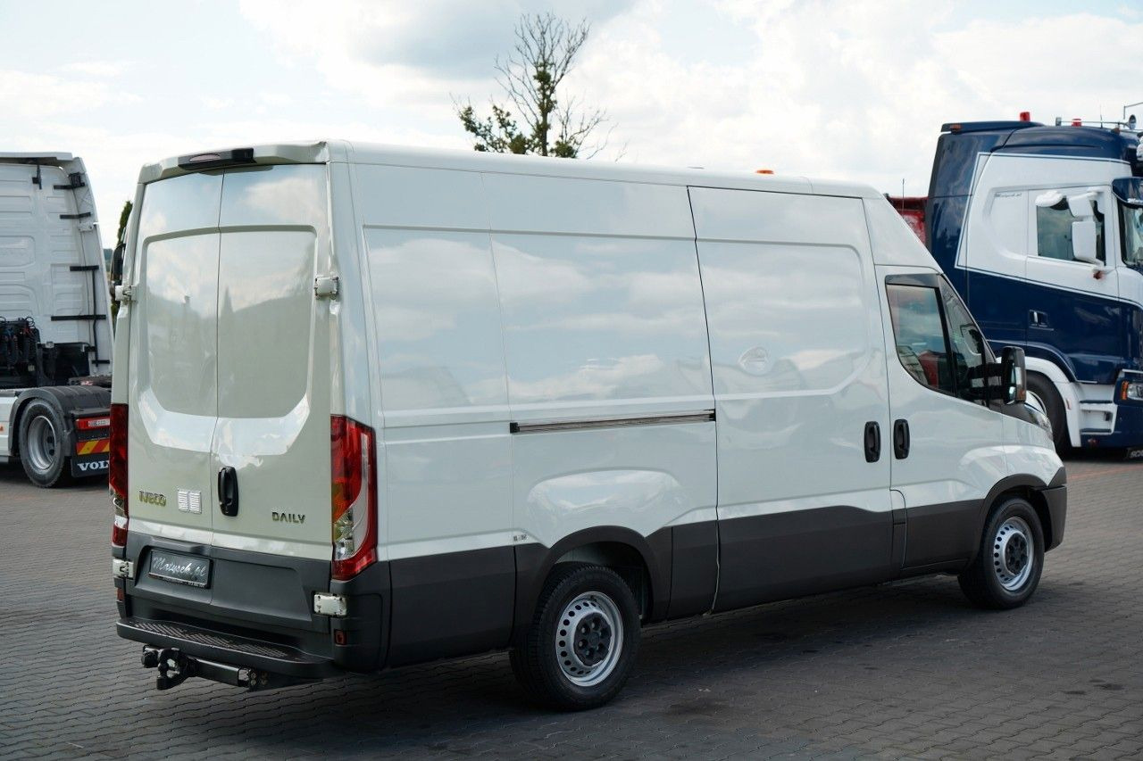 Iveco DAILY 35-140 / BLASZAK / MOBILNY WARSZTAT / PRZ - Furgon: 3 kép. Iveco DAILY 35-140 / BLASZAK / MOBILNY WARSZTAT / PRZ - Furgon: 3 kép.
