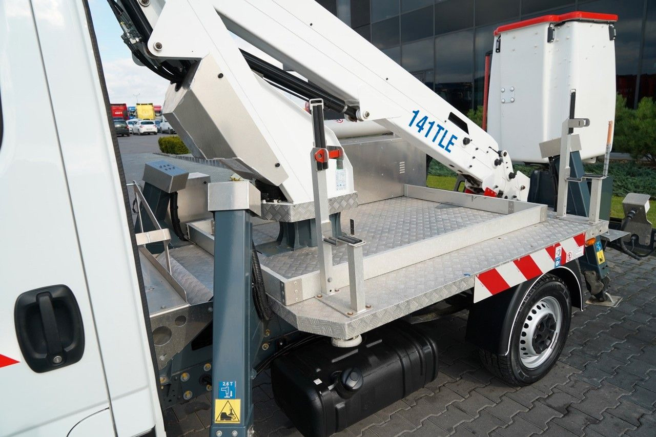 Emelőkosaras teherautó Iveco DAILY 35-140 / ZWYŻKA / PODNOŚNIK KOSZOWY FRANCE: 10 kép.
