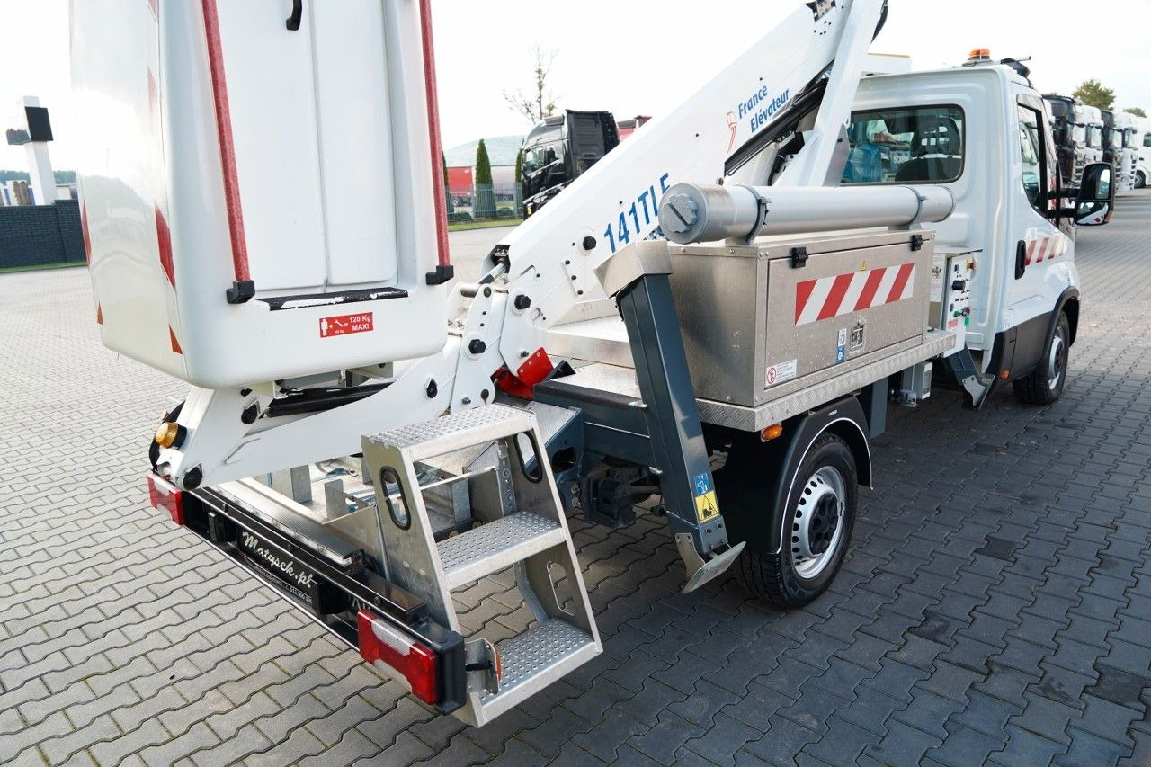 Emelőkosaras teherautó Iveco DAILY 35-140 / ZWYŻKA / PODNOŚNIK KOSZOWY FRANCE: 12 kép.