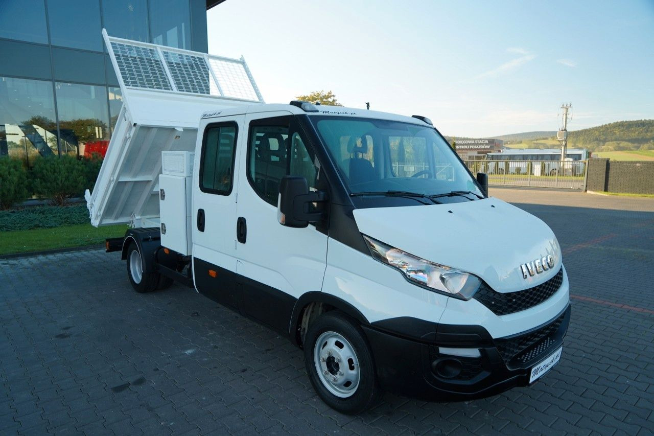 Iveco DAILY 35-150 / BRYGADOWKA / WYWROTKA 2.4 M / BL - Billenőplatós kisteherautó, Duplakabinos kisteherautó: 4 kép. Iveco DAILY 35-150 / BRYGADOWKA / WYWROTKA 2.4 M / BL - Billenőplatós kisteherautó, Duplakabinos kisteherautó: 4 kép.