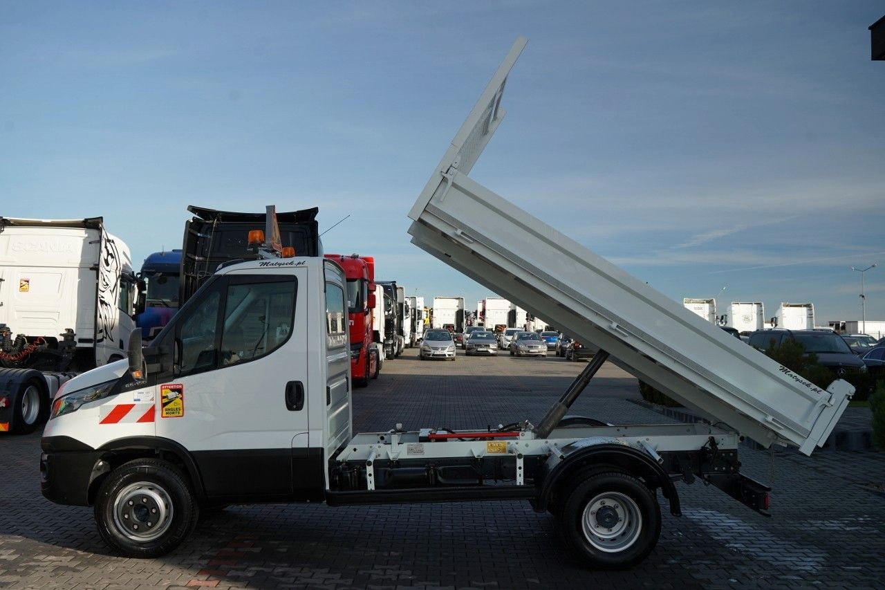 Iveco DAILY 65-150 / REAR TIPPER 3.4 M / 37,000 km / T - Billenőplatós kisteherautó: 3 kép. Iveco DAILY 65-150 / REAR TIPPER 3.4 M / 37,000 km / T - Billenőplatós kisteherautó: 3 kép.