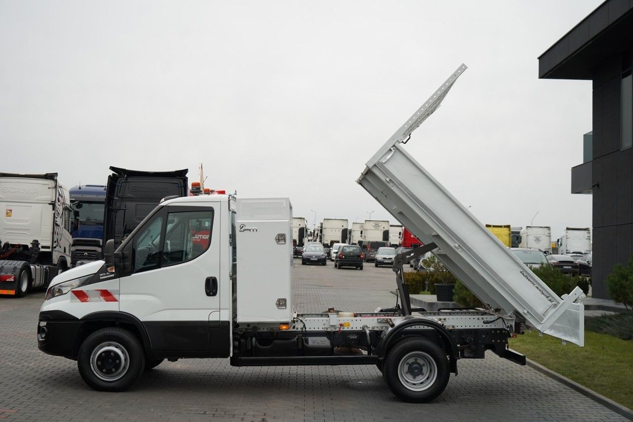 Iveco DAILY 70-180 / WYWROTKA TYLNOZSYPOWA / DMC 7 TON - Billenőplatós kisteherautó: 5 kép. Iveco DAILY 70-180 / WYWROTKA TYLNOZSYPOWA / DMC 7 TON - Billenőplatós kisteherautó: 5 kép.