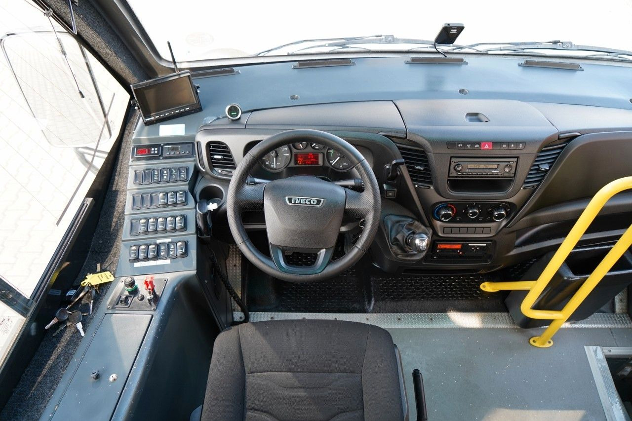 Helyközi busz Iveco KAPENA / EURO6 / MANUAL / KLIMATYZACJA / SPROWAD: 11 kép.