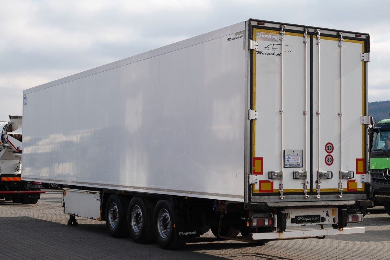 Krone CHŁODNIA / CARRIER VECTOR 1550 / SAF / OŚ PODNO - Félpótkocsi hűtős: 3 kép. Krone CHŁODNIA / CARRIER VECTOR 1550 / SAF / OŚ PODNO - Félpótkocsi hűtős: 3 kép.