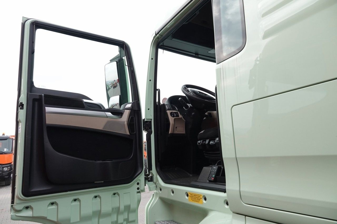 MAN TGX 26.460 / ZESTAW TANDEM PRZEJAZDOWY / 120 M3 - Ponyvás teherautó: 5 kép. MAN TGX 26.460 / ZESTAW TANDEM PRZEJAZDOWY / 120 M3 - Ponyvás teherautó: 5 kép.