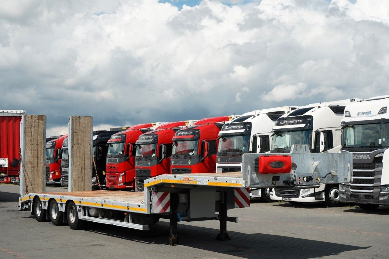 MAX TRAILLER NACZEPA LAWETA / NISKOPODWOZIOWA / 12, - Félpótkocsi mélybölcsős: 1 kép. MAX TRAILLER NACZEPA LAWETA / NISKOPODWOZIOWA / 12, - Félpótkocsi mélybölcsős: 1 kép.