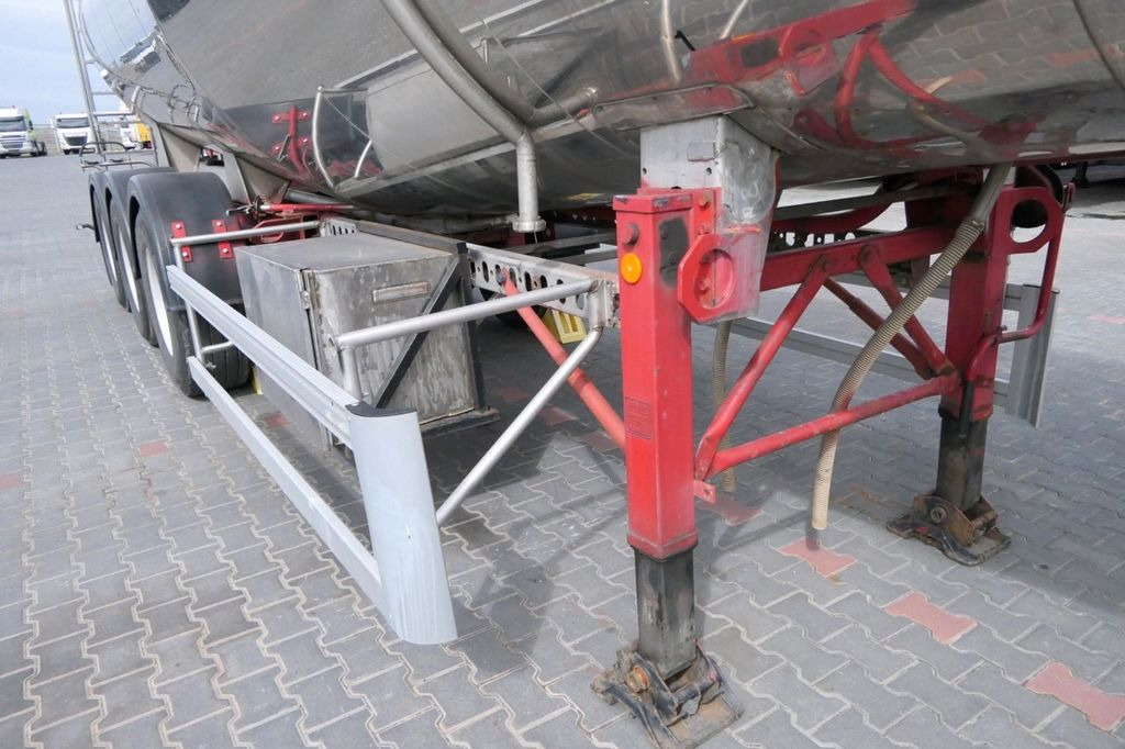 Tartályos félpótkocsi Menci ETA / FOOD LIQUID TANK TRAILER/32000 L/ 4 CHAMBE: 10 kép.