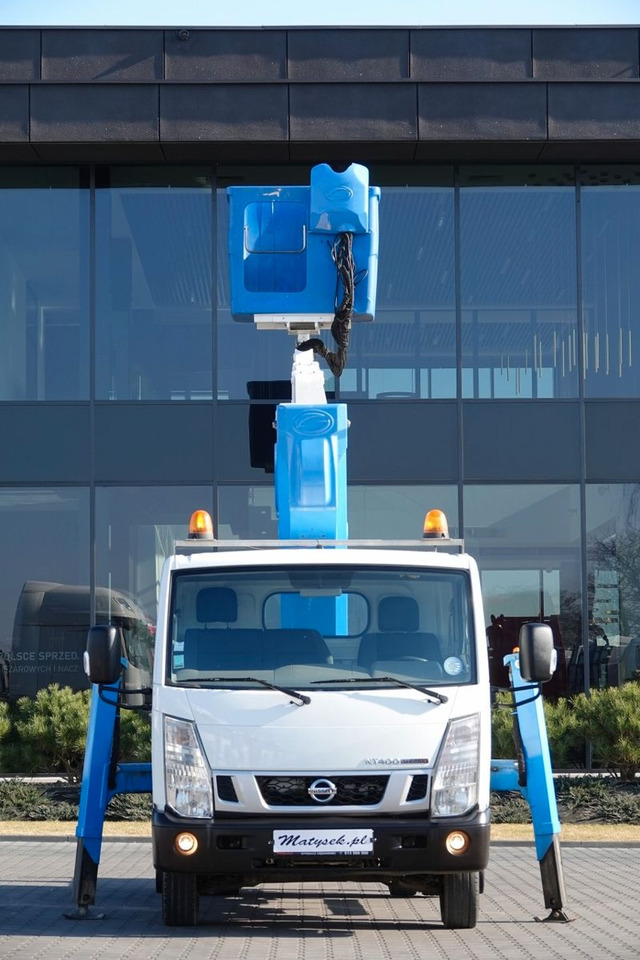 Nissan CABSTAR NT 400 / WZWYŻKA 18 METRÓW / PODNOŚNIK - Emelőkosaras teherautó: 4 kép. Nissan CABSTAR NT 400 / WZWYŻKA 18 METRÓW / PODNOŚNIK - Emelőkosaras teherautó: 4 kép.