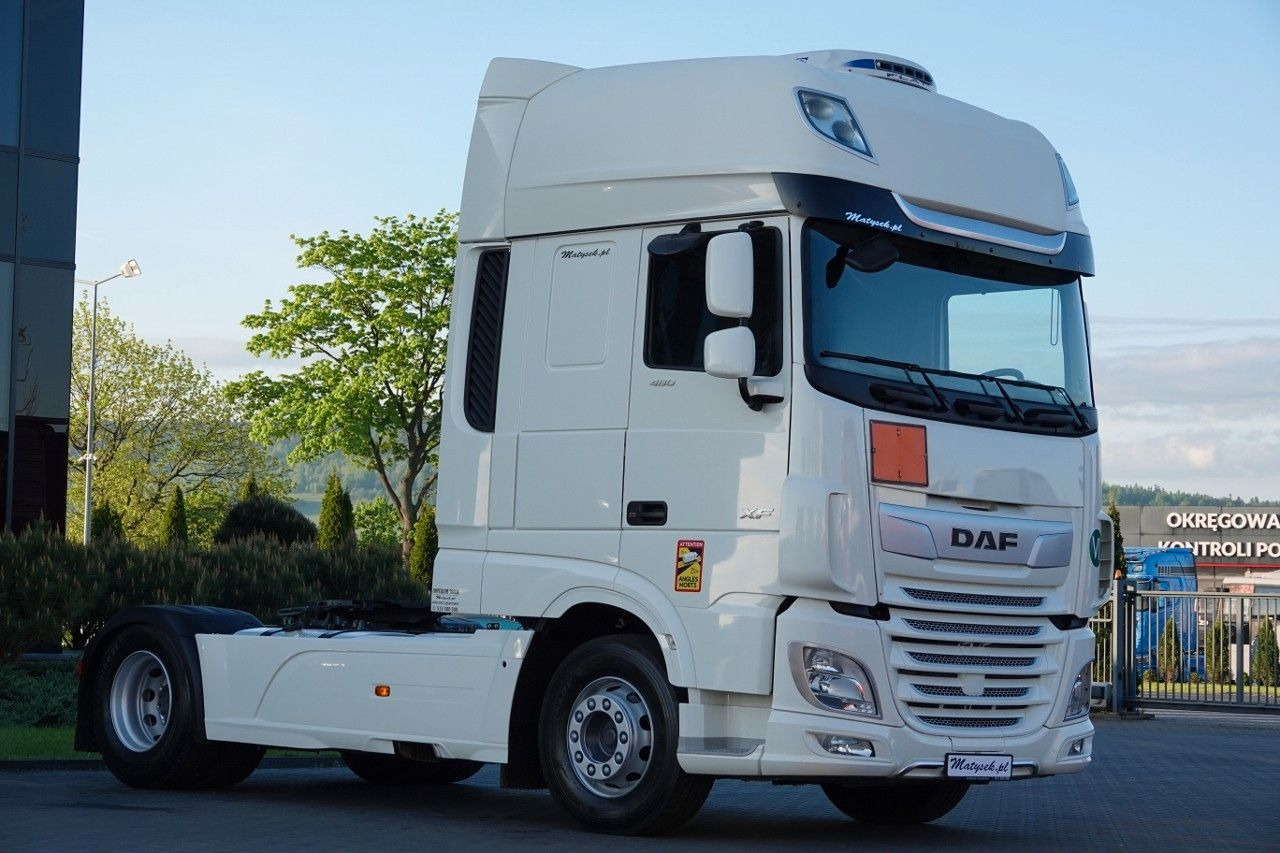 DAF XF 480 / I-PARK COOL/ 2021 ROK / OPONY 100% / SS - Nyergesvontató: 2 kép. DAF XF 480 / I-PARK COOL/ 2021 ROK / OPONY 100% / SS - Nyergesvontató: 2 kép.
