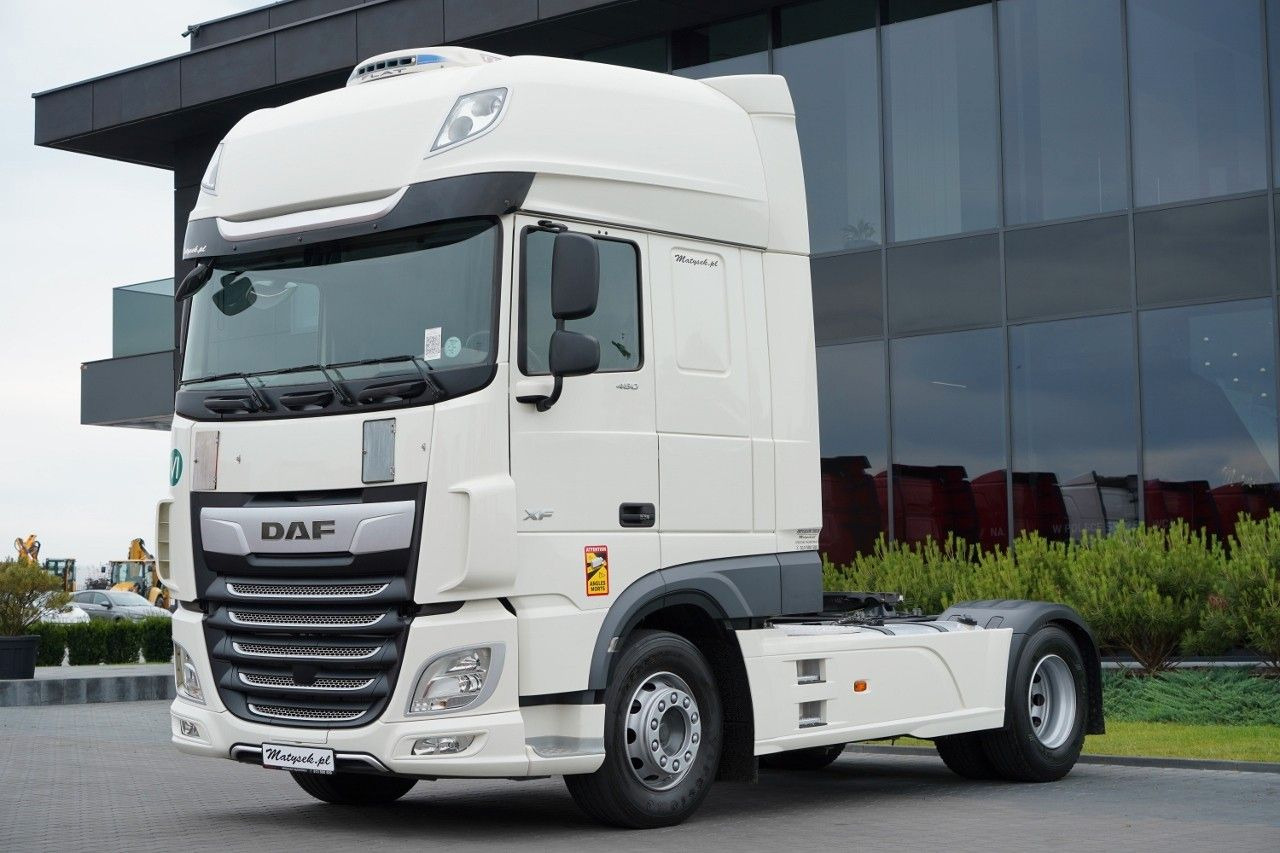 DAF XF 480 / I-PARK COOL/ 2021 ROK / OPONY 100% / SS - Nyergesvontató: 2 kép. DAF XF 480 / I-PARK COOL/ 2021 ROK / OPONY 100% / SS - Nyergesvontató: 2 kép.