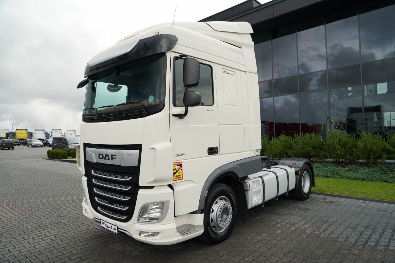 DAF XF 480 / SPACE CAB / RETARDER / SPROWADZONY / PO - Nyergesvontató: 2 kép. DAF XF 480 / SPACE CAB / RETARDER / SPROWADZONY / PO - Nyergesvontató: 2 kép.