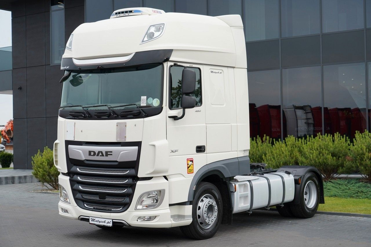 DAF XF 480 / SUPER SPACE CAB / I-PARK COOL / OPONY 1 - Nyergesvontató: 2 kép. DAF XF 480 / SUPER SPACE CAB / I-PARK COOL / OPONY 1 - Nyergesvontató: 2 kép.