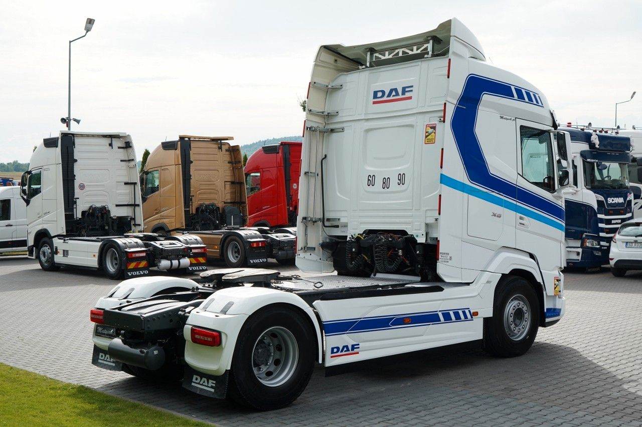 DAF XG 530 / RETARDER / FULL AIRMATIC / I-PARK COOL - Nyergesvontató: 4 kép. DAF XG 530 / RETARDER / FULL AIRMATIC / I-PARK COOL - Nyergesvontató: 4 kép.