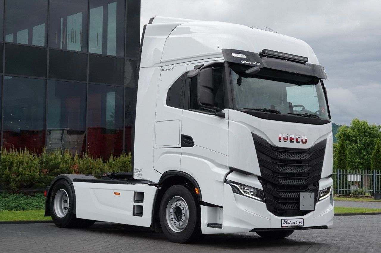 Iveco S-WAY / 530 / RETARDER / I-PARK COOL / 2022 ROK - Nyergesvontató: 1 kép. Iveco S-WAY / 530 / RETARDER / I-PARK COOL / 2022 ROK - Nyergesvontató: 1 kép.