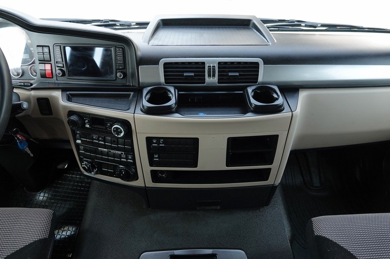 Nyergesvontató MAN TGS 18.420 / 4X4 /  RAMA DŁ. 5,6 M / NAVI / DO Z: 15 kép.