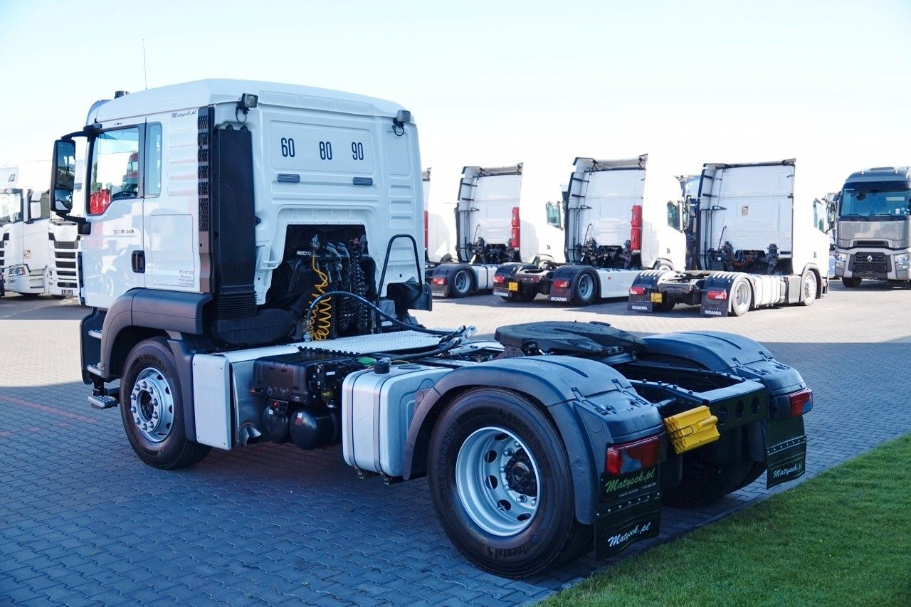 MAN TGS 18.440 / HYDRAULIKA / RETARDER / NISKA KABI - Nyergesvontató: 4 kép. MAN TGS 18.440 / HYDRAULIKA / RETARDER / NISKA KABI - Nyergesvontató: 4 kép.