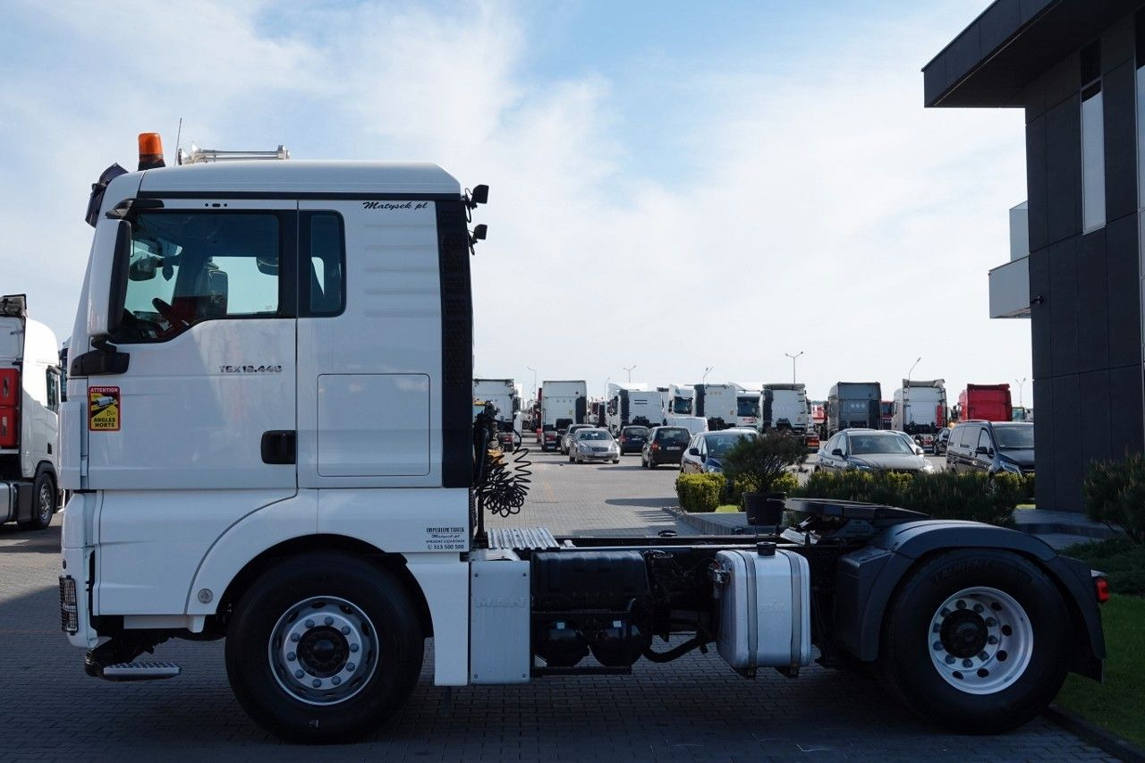 MAN TGX 18.440 / RETARDER / EURO 5 / EEV / NISKA KA MAN TGX 18.440 / RETARDER / EURO 5 / EEV / NISKA KA - Nyergesvontató: 3 kép. MAN TGX 18.440 / RETARDER / EURO 5 / EEV / NISKA KA MAN TGX 18.440 / RETARDER / EURO 5 / EEV / NISKA KA - Nyergesvontató: 3 kép.