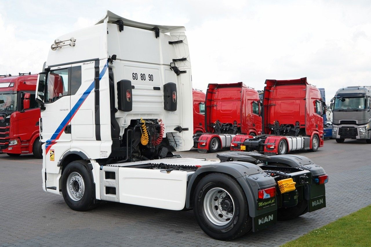 MAN TGX 18.510 / GX / RETARDER / NAVI / PO KONTRAKCI - Nyergesvontató: 4 kép. MAN TGX 18.510 / GX / RETARDER / NAVI / PO KONTRAKCI - Nyergesvontató: 4 kép.