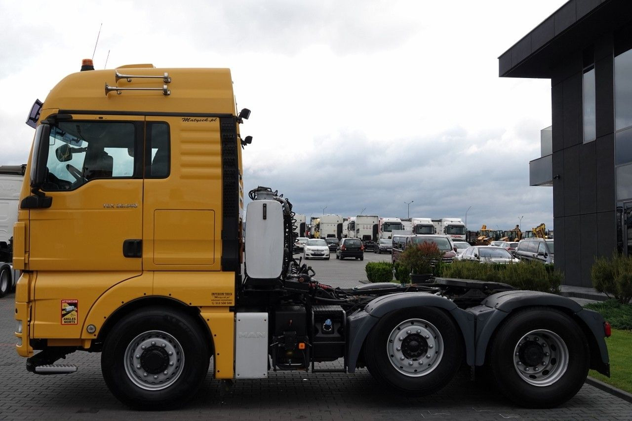 MAN TGX 26.540 / 6x2 / 6X4 / PUSHER / HYDRAULIKA / - Nyergesvontató: 3 kép. MAN TGX 26.540 / 6x2 / 6X4 / PUSHER / HYDRAULIKA / - Nyergesvontató: 3 kép.