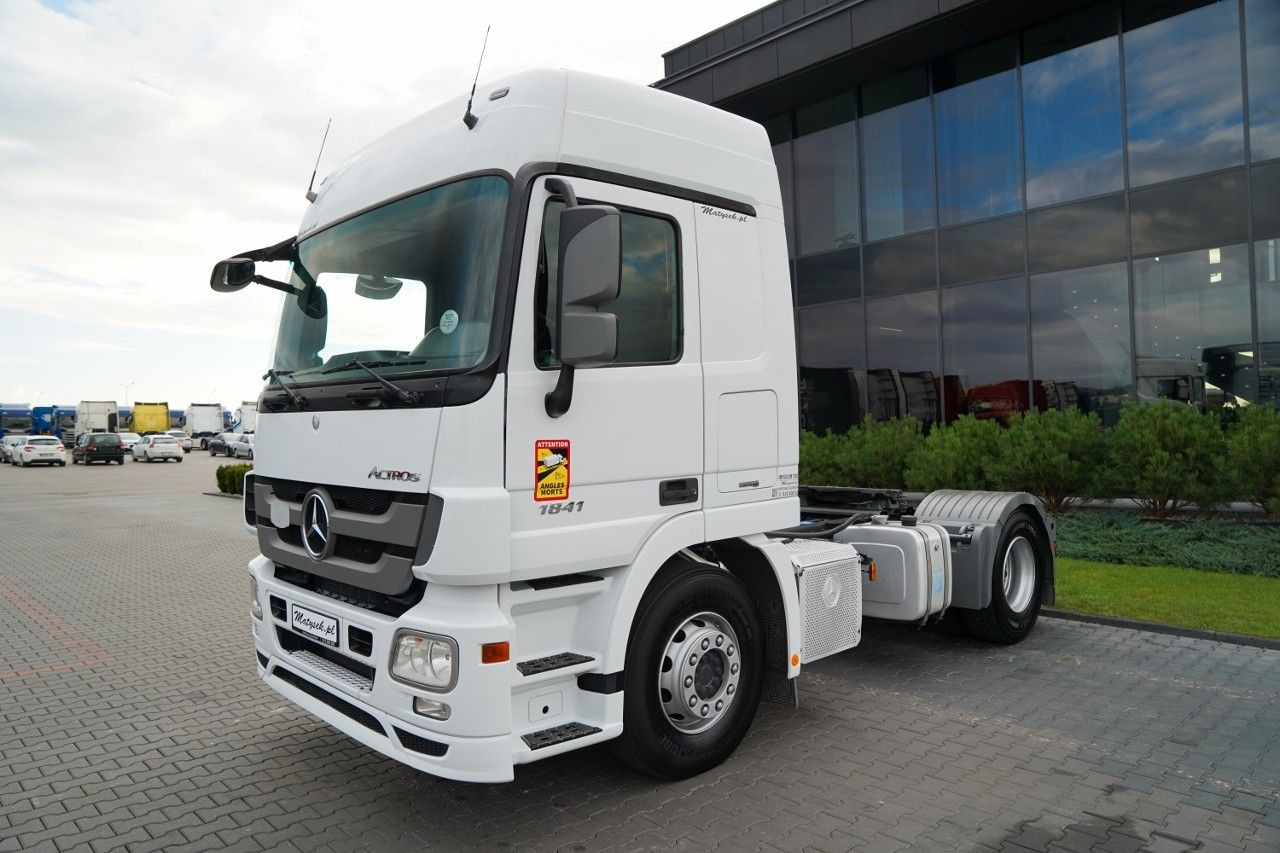 Mercedes-Benz ACTROS 1841 / HYDRAULIKA / SPROWADZONY / PO KONT - Nyergesvontató: 2 kép. Mercedes-Benz ACTROS 1841 / HYDRAULIKA / SPROWADZONY / PO KONT - Nyergesvontató: 2 kép.