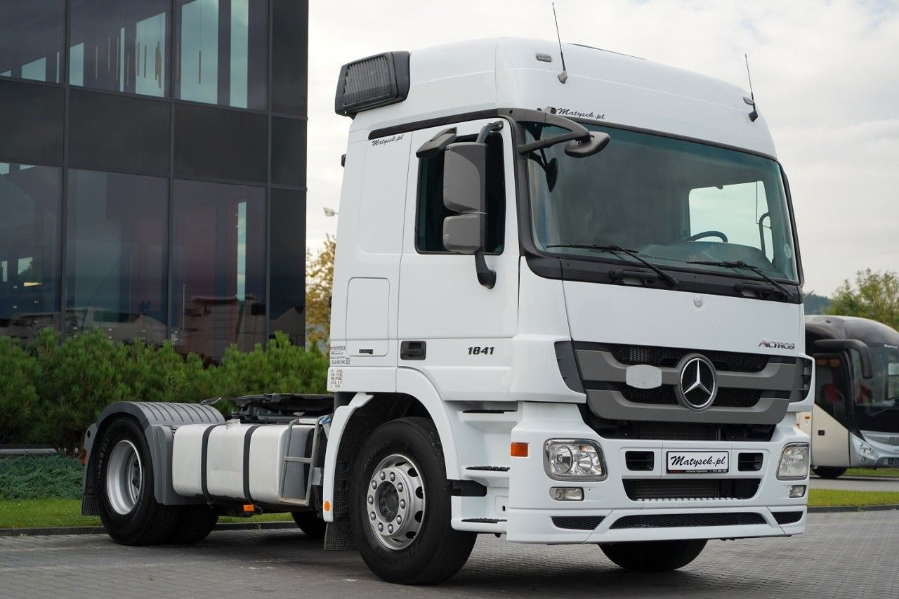Mercedes-Benz ACTROS 1841 / HYDRAULIKA / SPROWADZONY / PO KONT - Nyergesvontató: 3 kép. Mercedes-Benz ACTROS 1841 / HYDRAULIKA / SPROWADZONY / PO KONT - Nyergesvontató: 3 kép.